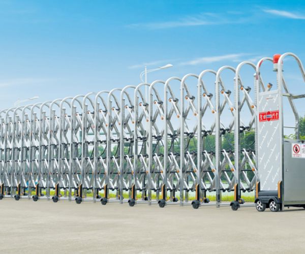Cổng mở cánh tự động inox 304 dành cho nhà ở