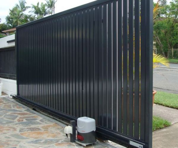 Màu sắc cửa cổng trượt ngang thường dùng cho nhà máy