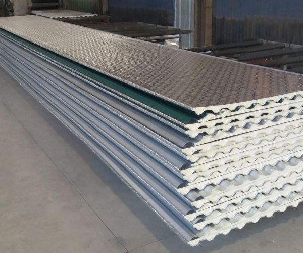 So sánh tôn cách nhiệt với tôn xốp